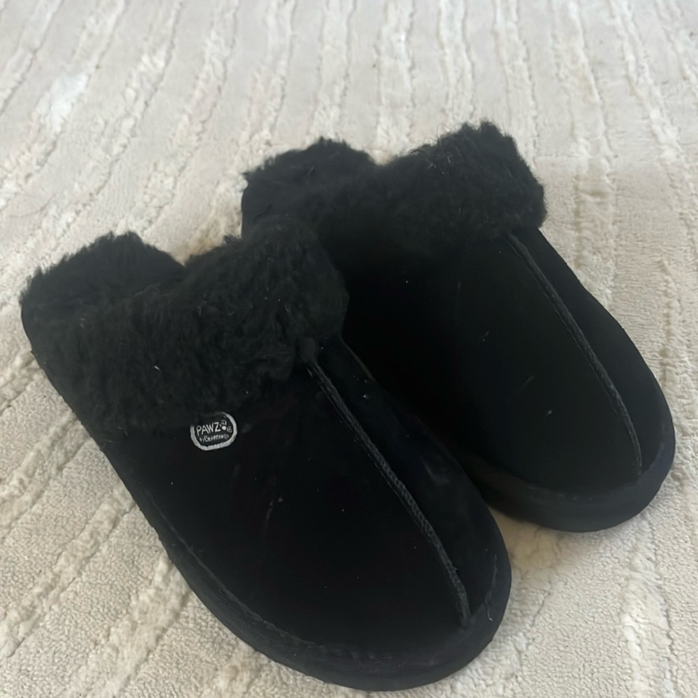 Pawz slippers size 7